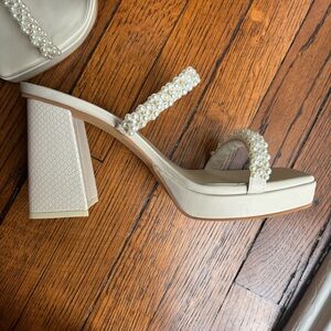 Dolce Vita Elegant Cream Pearl-Embellished Block Heel Sandals